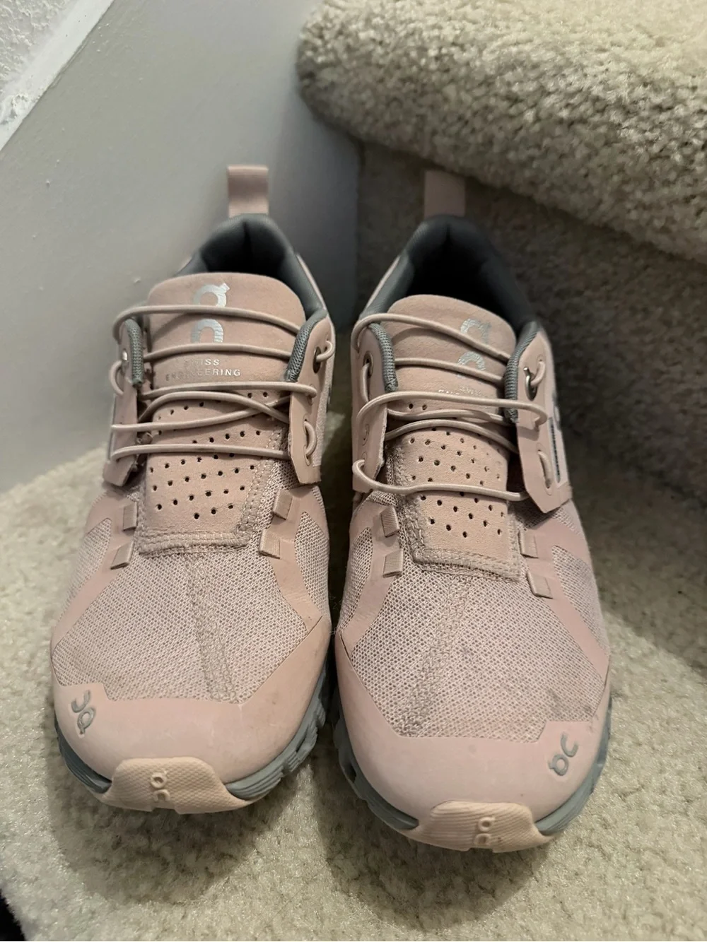 On Cloud Women’s Waterproof Sneakers  Shoes, pink Rose Lunar- size 6 clean